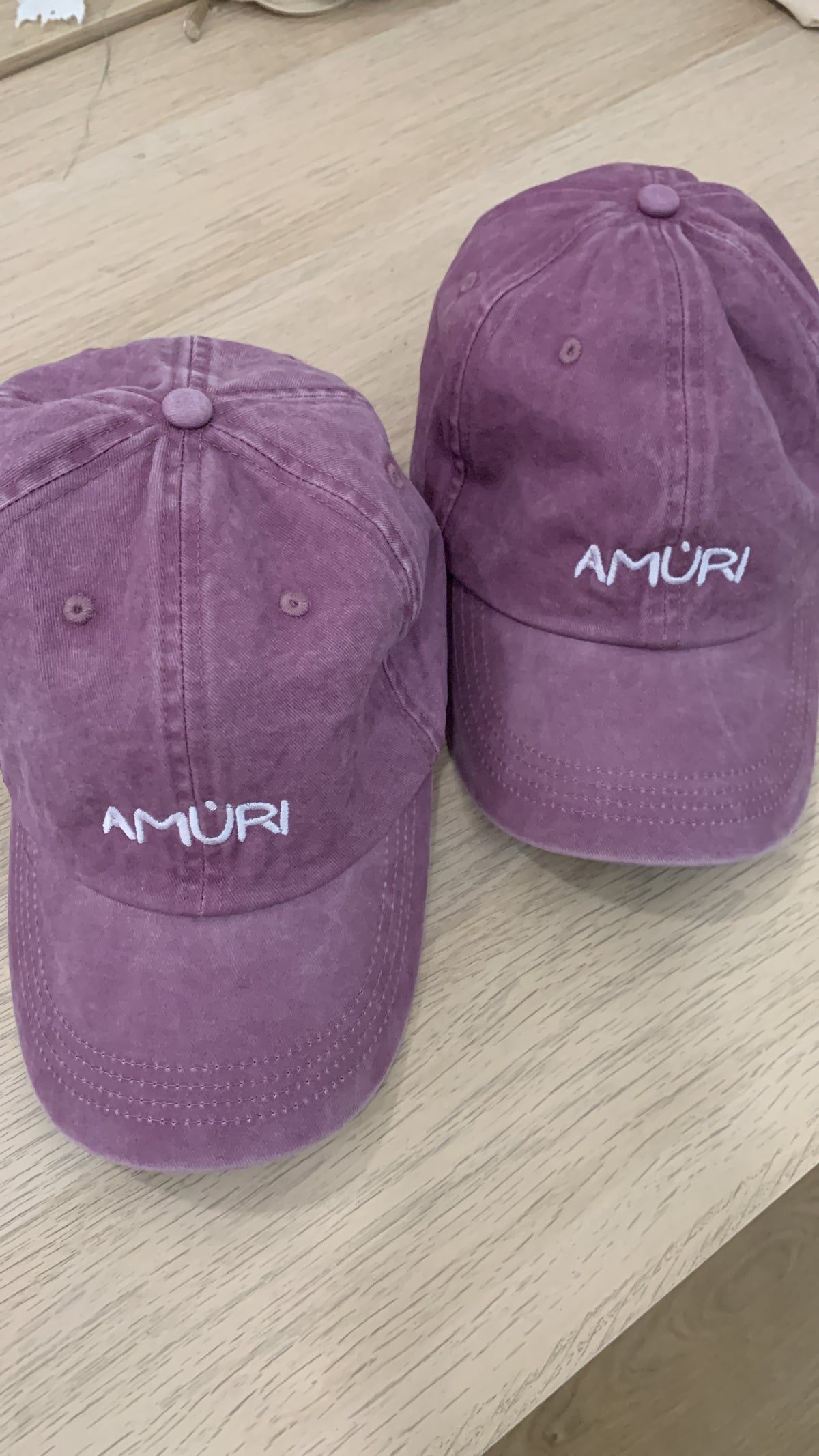 Cappello in denim personalizzato scritta