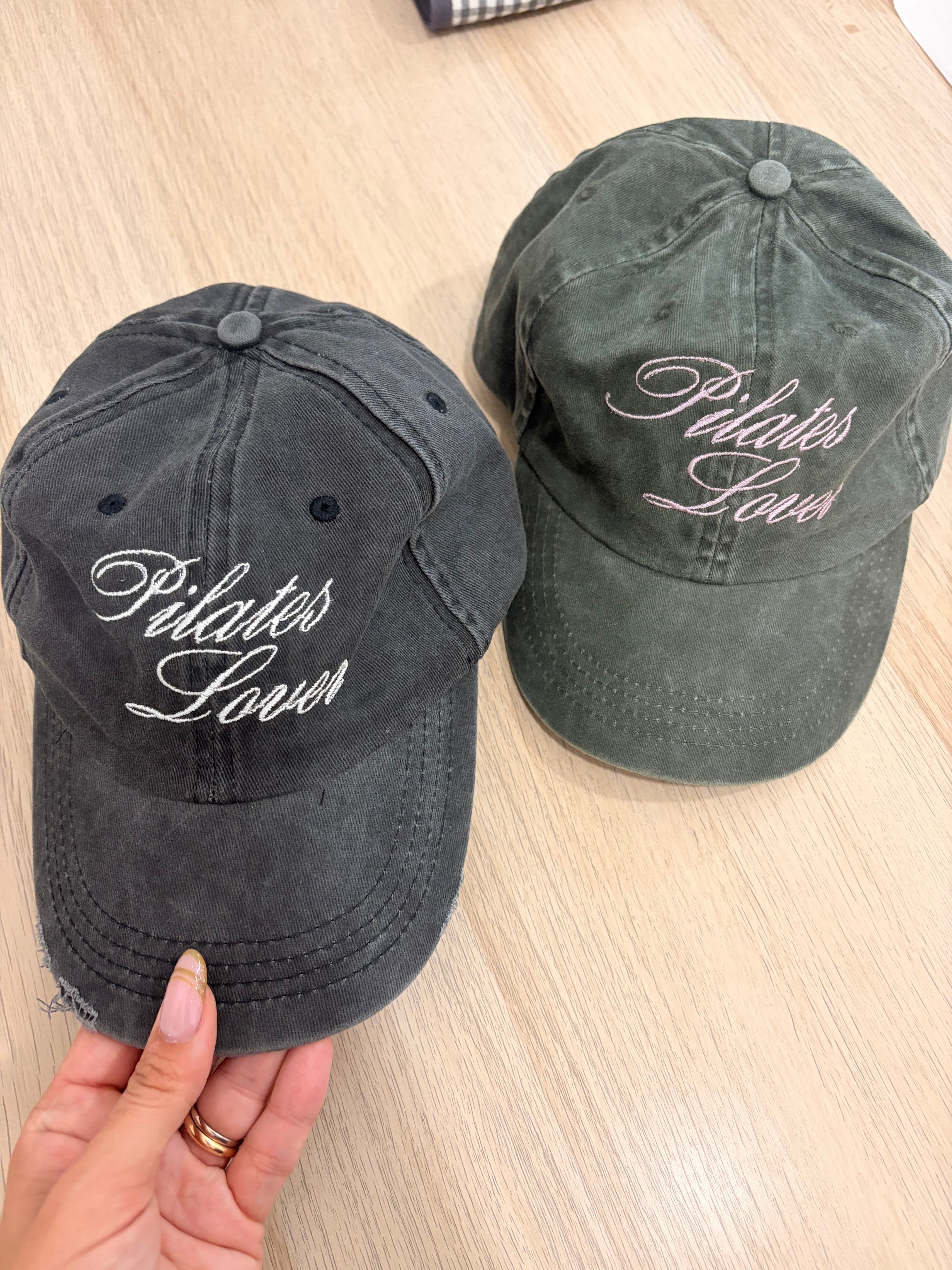 Cappello in denim ricamato Pilates Lover