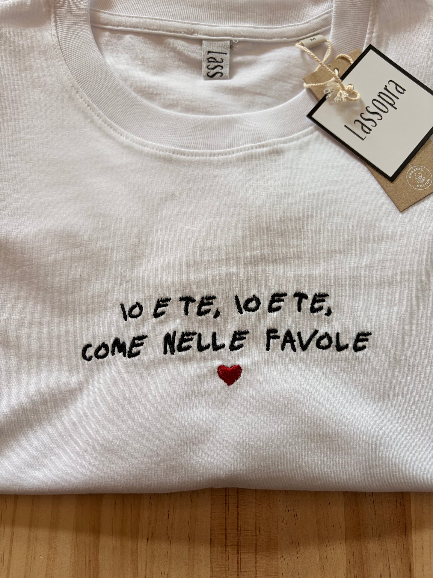 Men's/Women's T-shirt to customize with text