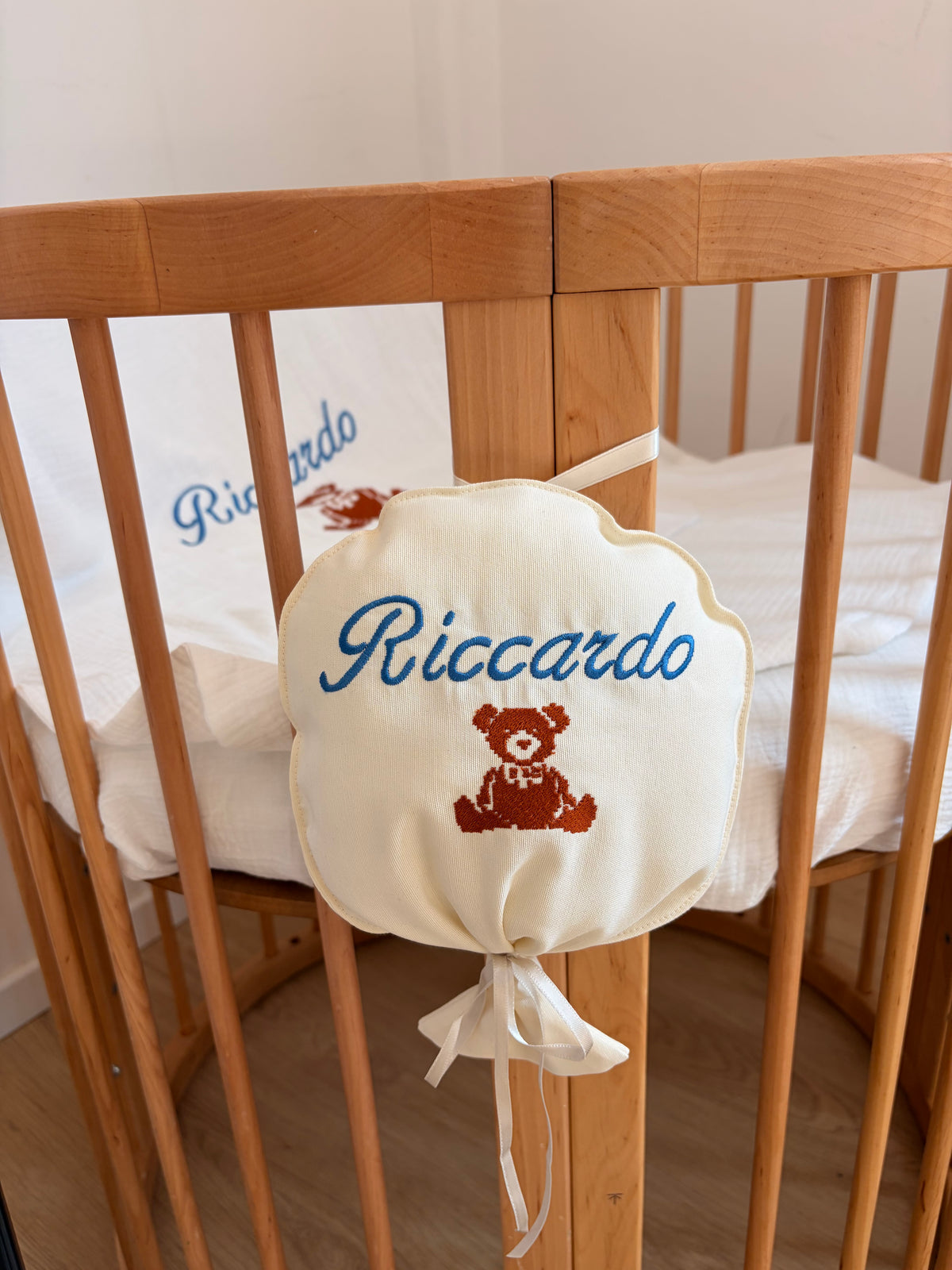 Set Nascita Ricamato con Nome · Copertina, Bavetta e Palloncino