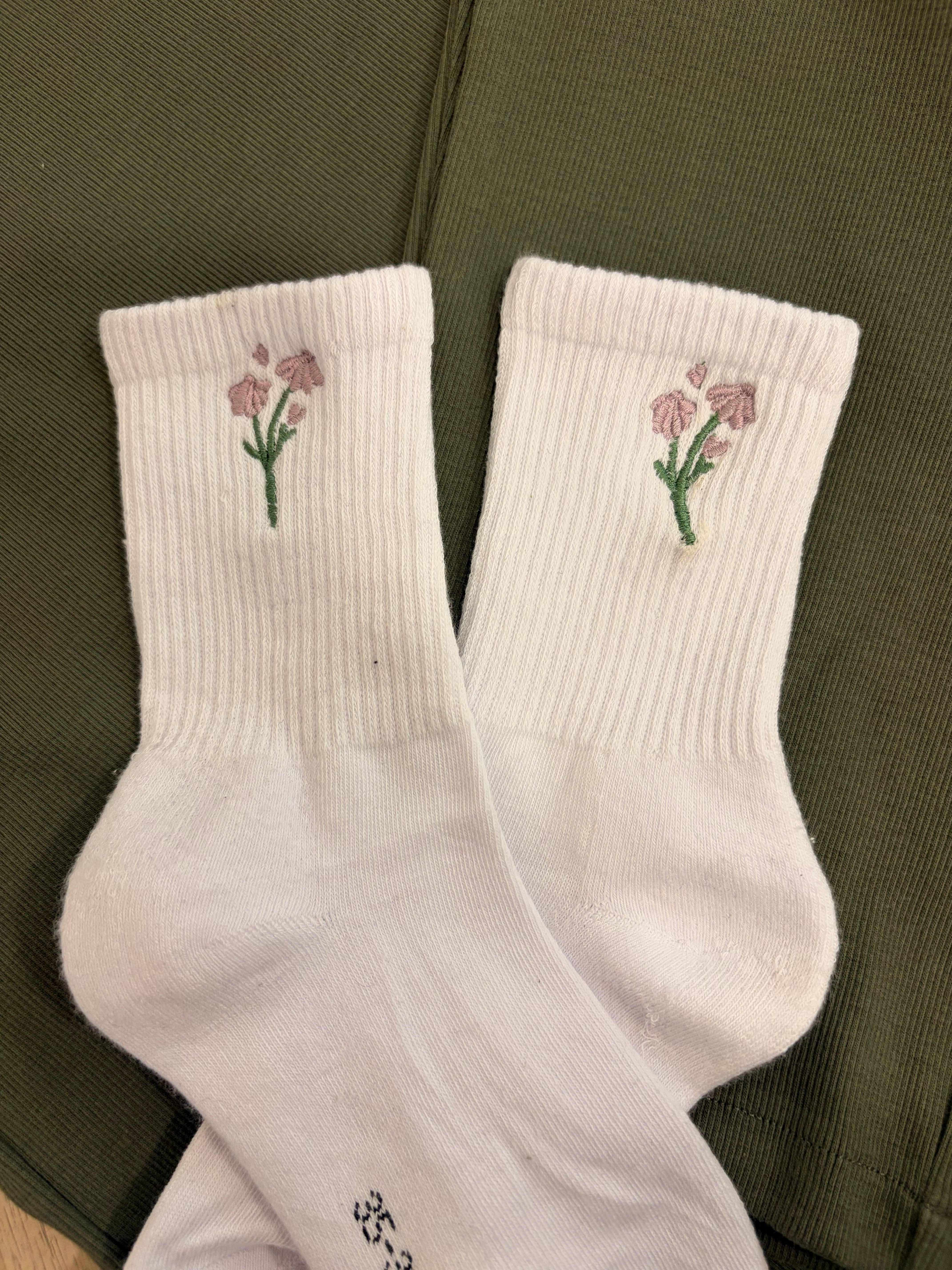 Calze in spugna con fiore ricamato